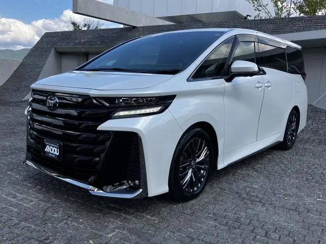 Toyota Vellfire Hybrid fotoğraf 1