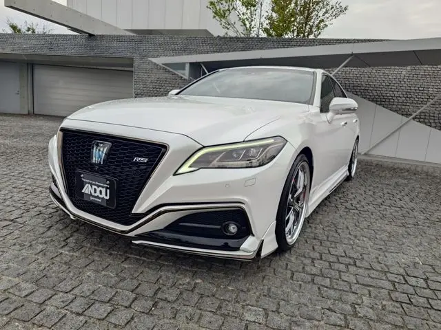 Toyota Crown Hybrid