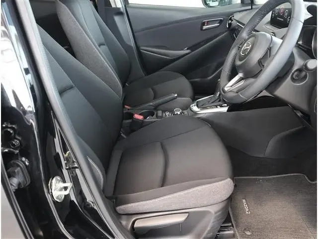 Mazda 2 fotoğraf 13